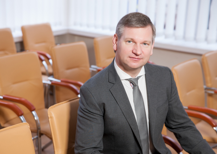 Žurnale „Artuma“ – teisėjo A. Gutausko mintys apie prekybos žmonėmis ir nusikalstamumo globalizaciją