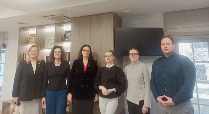 Teisėjų tarybos nariai susitikimo su Teisėjų padėjėjų asociacijos atstovais